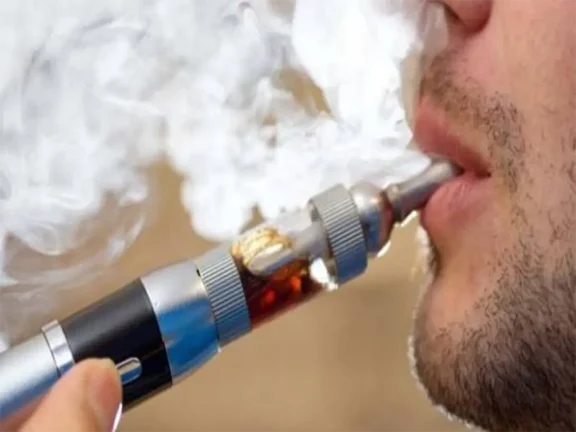 “电子烟”惊魂记：一票专线佬的跨境迷途