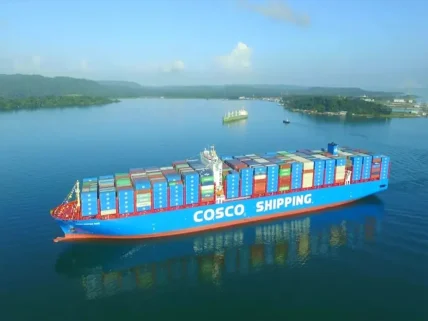 巨轮国魂：中国远洋运输集团六十载破浪史