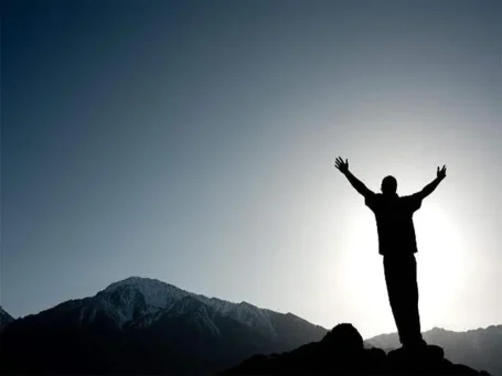 货代业务员生存实录：心理抗压强度堪比核潜艇，身体变化堪比川剧变脸