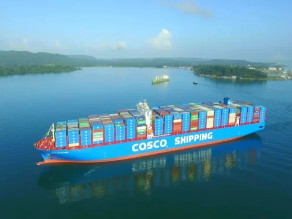 巨轮国魂：中国远洋运输集团六十载破浪史