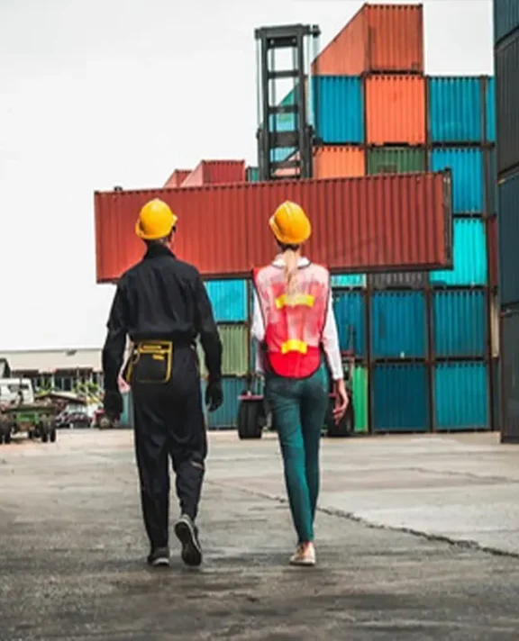 我这二十年跟大海搏命、跟人精斗法、跟老天爷抢饭吃的海运生涯