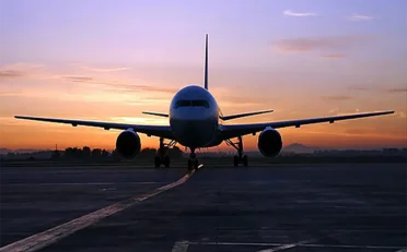 客机与货机装货完全指南:从毫米之差到千吨运输的秘密